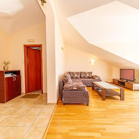 Apartment Knezevic Petrovazzo Esterno foto