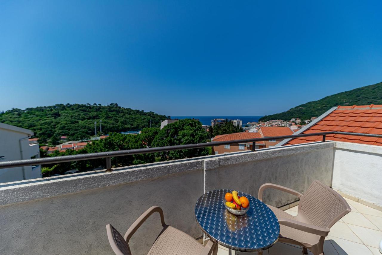 Knezevic * Petrovac