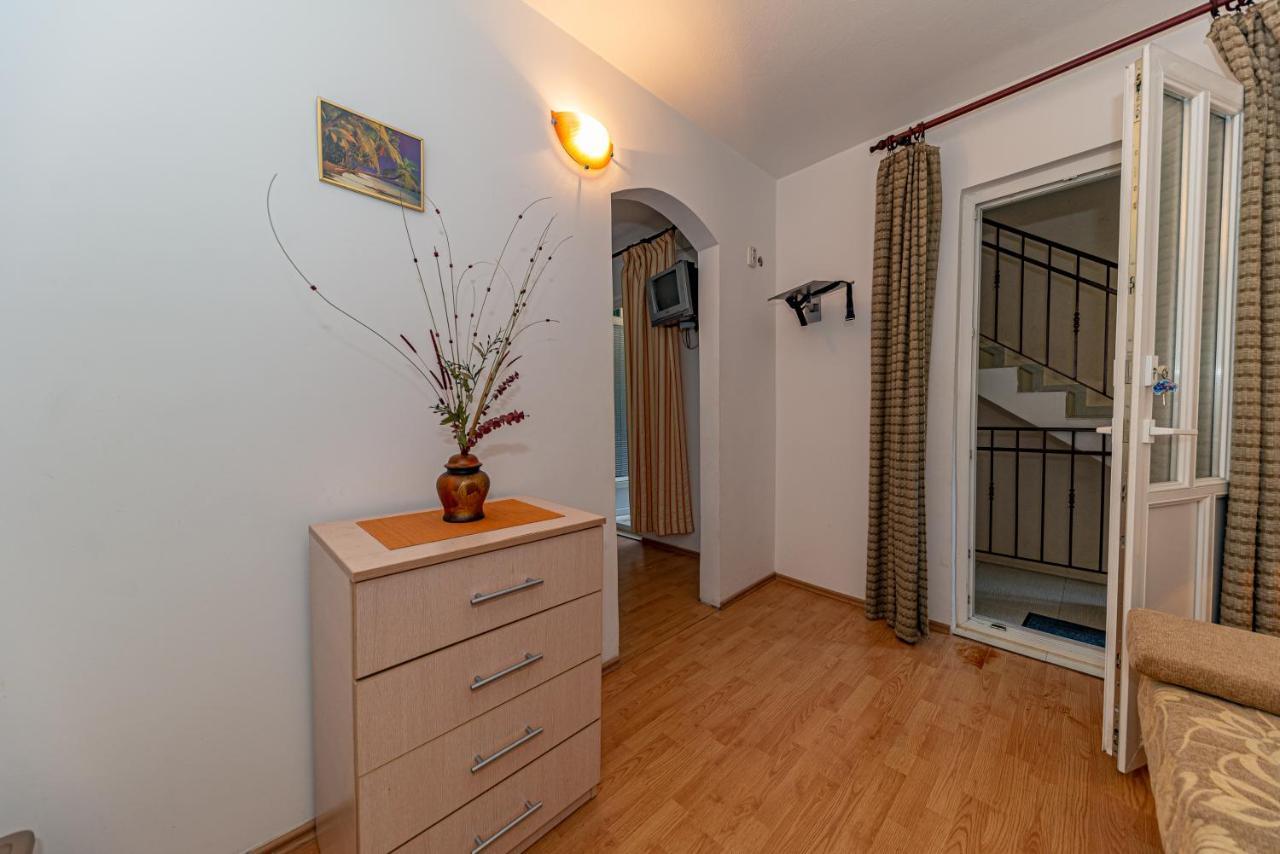 Knezevic Apartment *