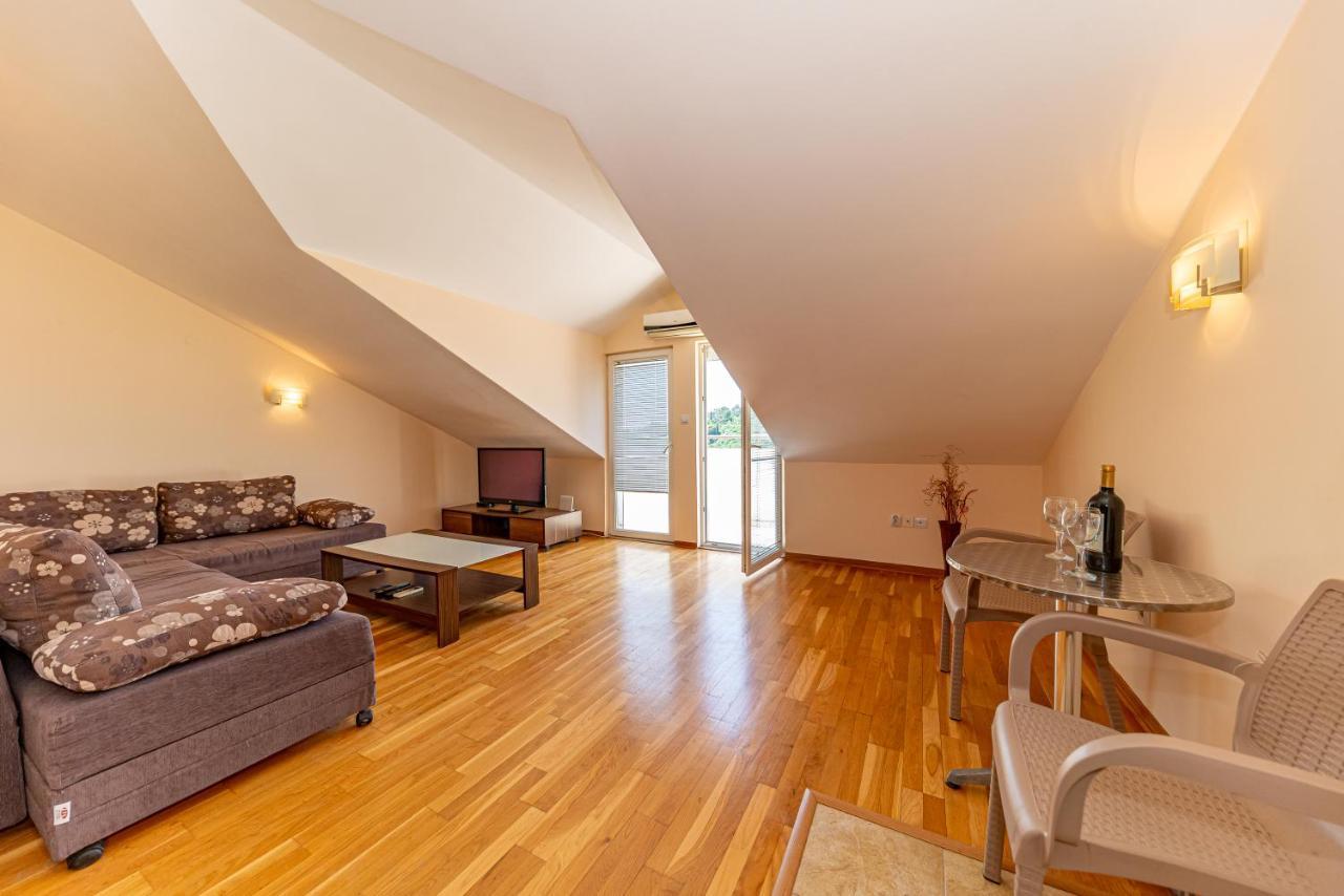 Knezevic Apartment *